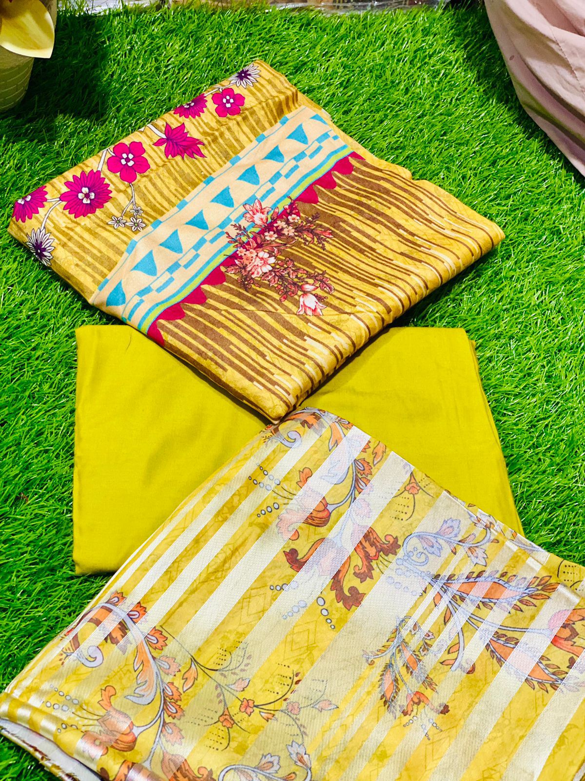 Linen 3-Peace Diamond Dupatta Unstitched Suite