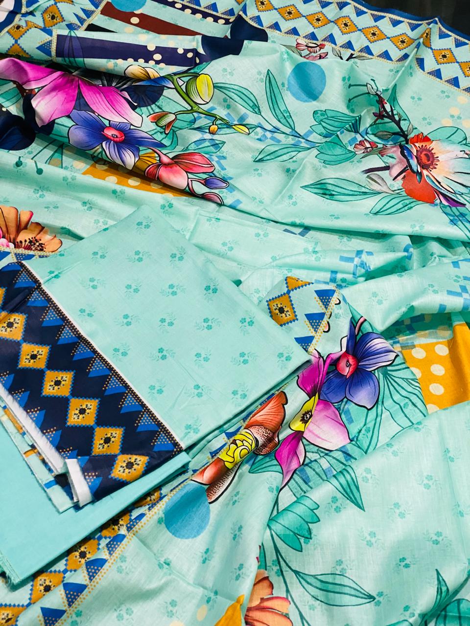 Lawn 3-Peace  Unstitched Suite